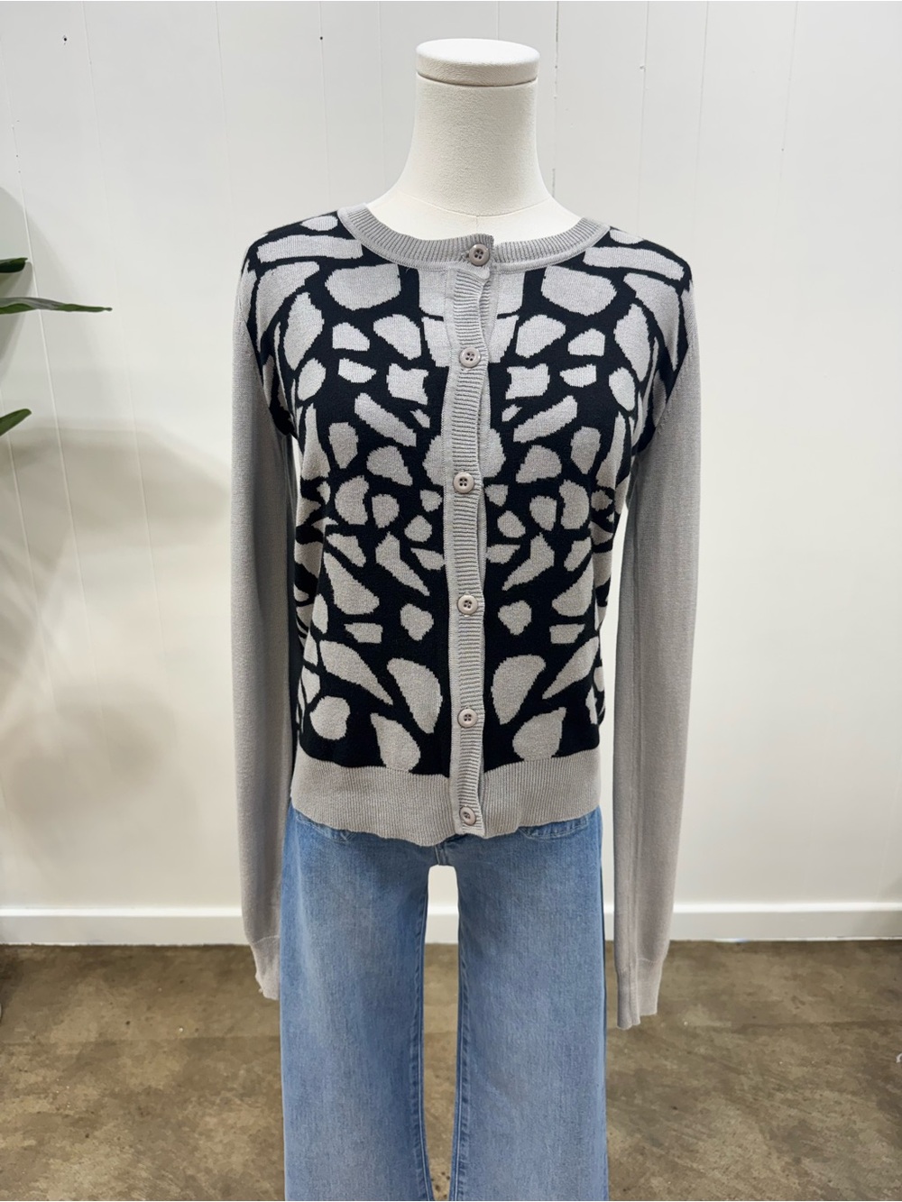 🖤 Neutral Abstract Print Cardigan
